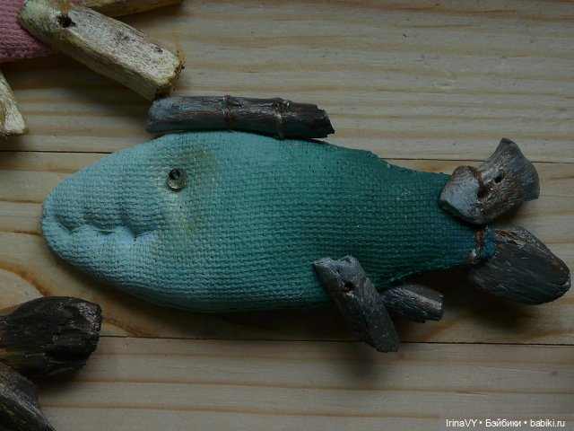 Птицы и рыбы. Игрушки-броши, или броши-игрушки (фото 6)
