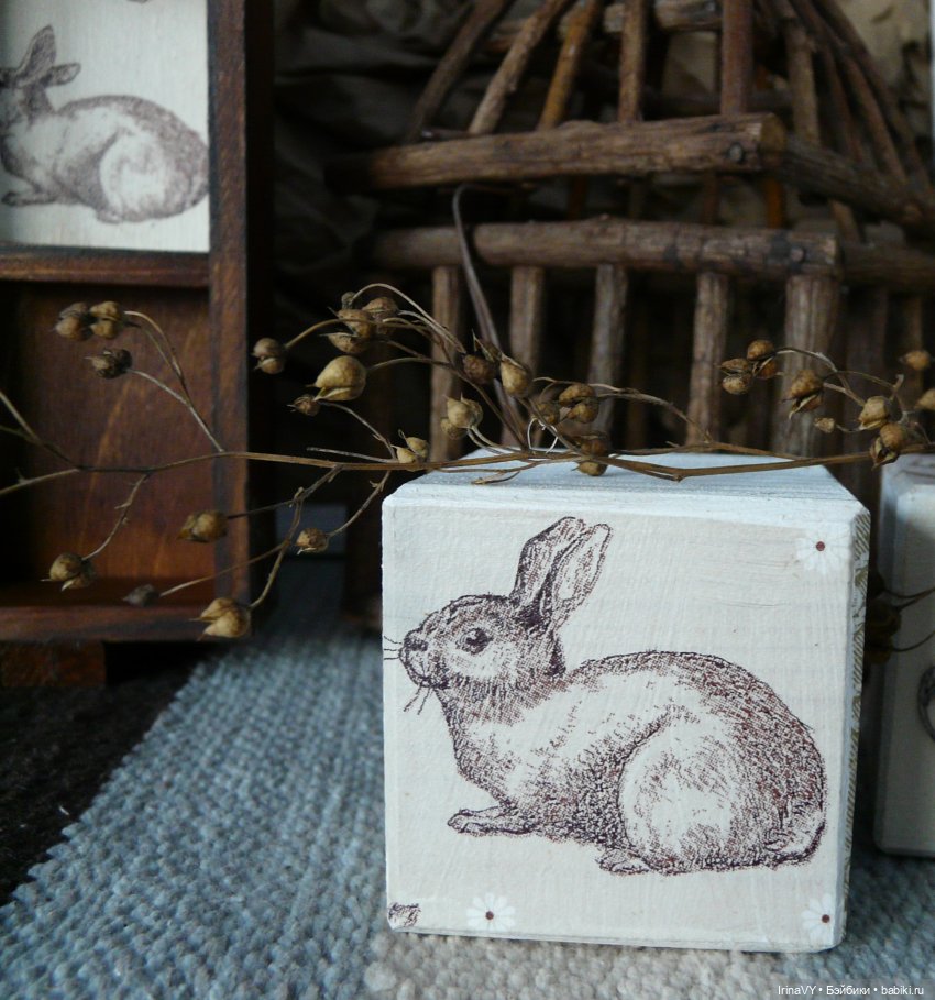 Витринка для игрушек в винтажном стиле