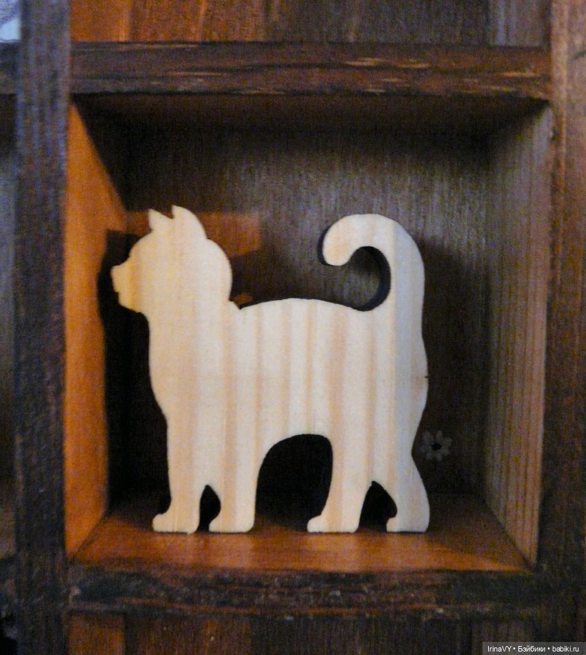 Витринка для игрушек в винтажном стиле