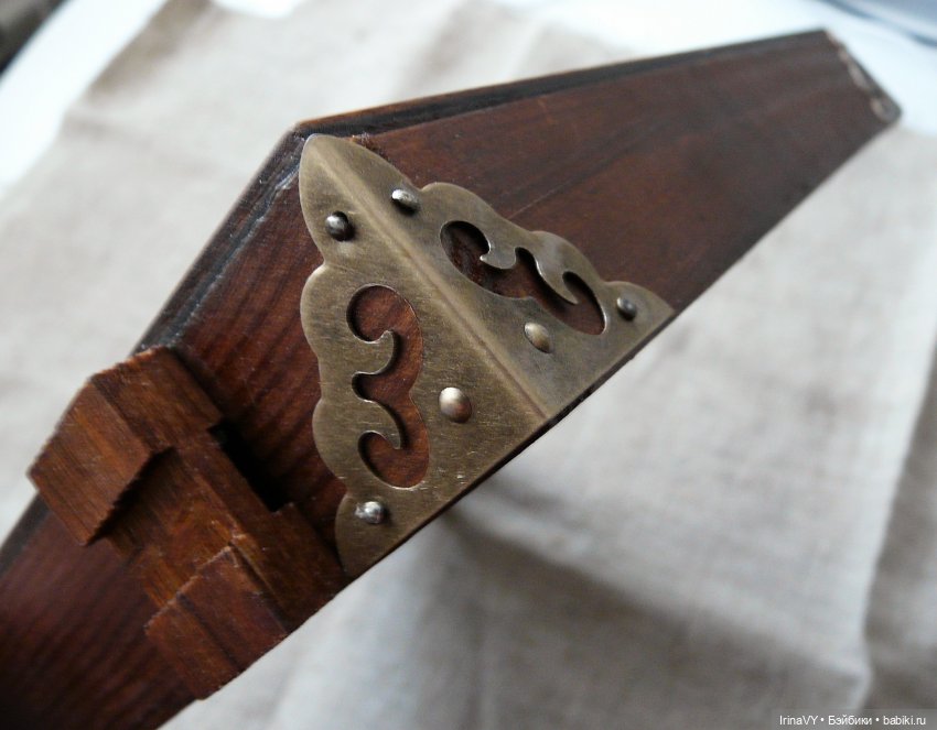 Витринка для игрушек в винтажном стиле