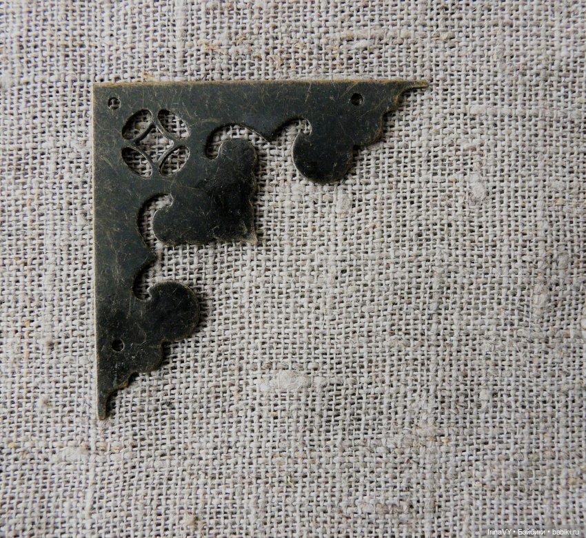 Витринка для игрушек "Физалис" в винтажном стиле