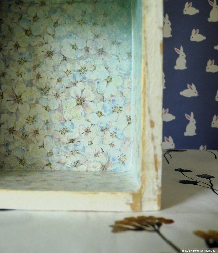 Двухъярусная полочка-витринка в стиле шебби "Ласковое лето"