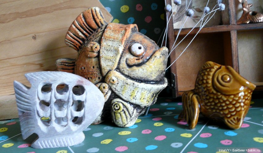 Витринка для игрушек "Мудрый ворон, ловкий кот"