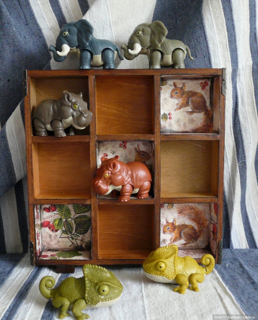 Витринка для игрушек "Белки" (фото 10)