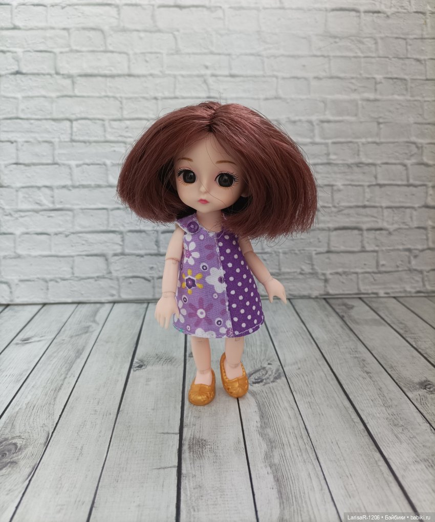 Сарафанов много не бывает