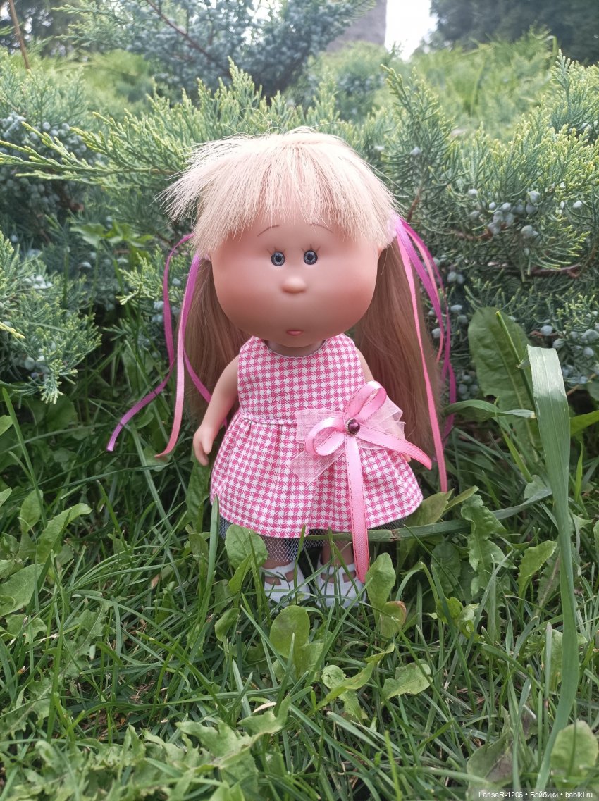 Дуняша на прогулке — Куклы Nines d'Onil (Нинес): Миа (Mia)