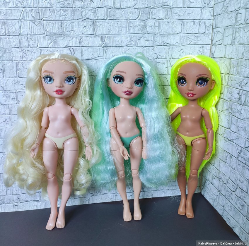 Новые девочки, новые качели