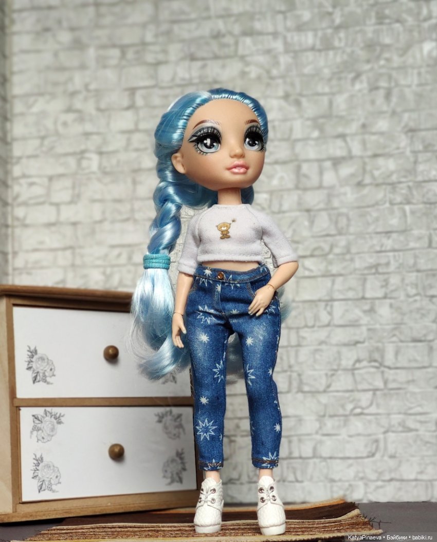 И снова джинсы и мои девочки