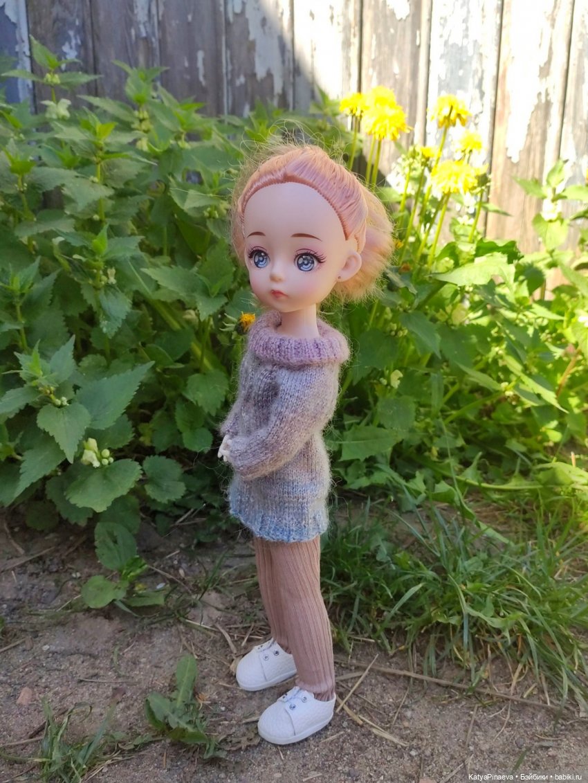 Новый свитерок на пробу — Разные шарнирные куклы (не БЖД): редкие (фото 3)