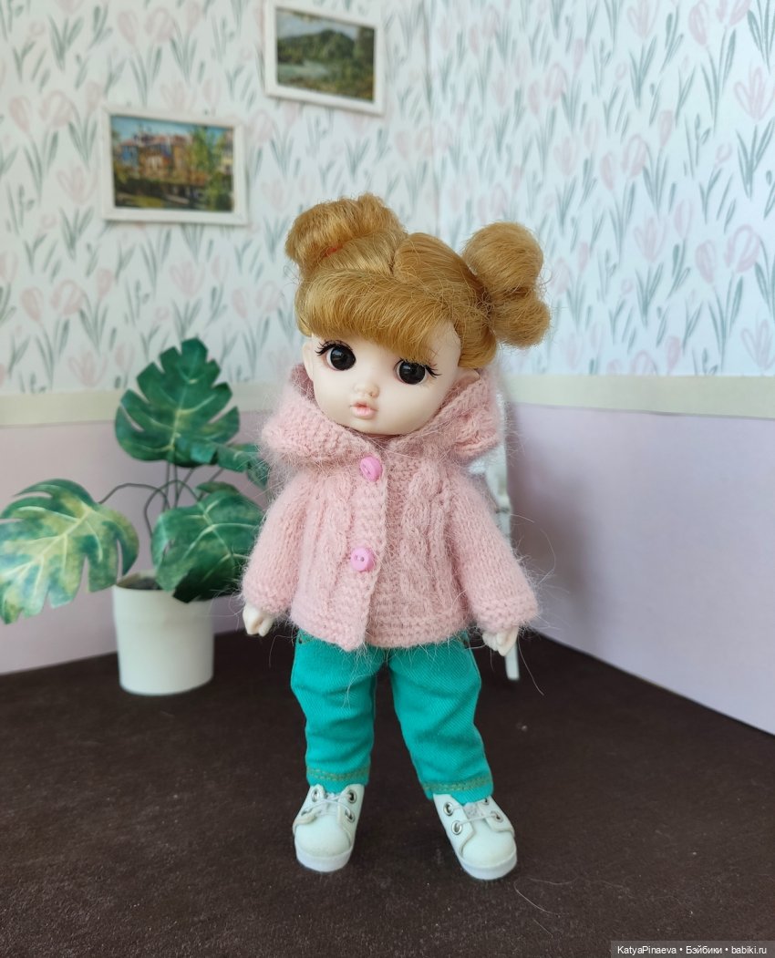 И снова не платьишка, а кардиган