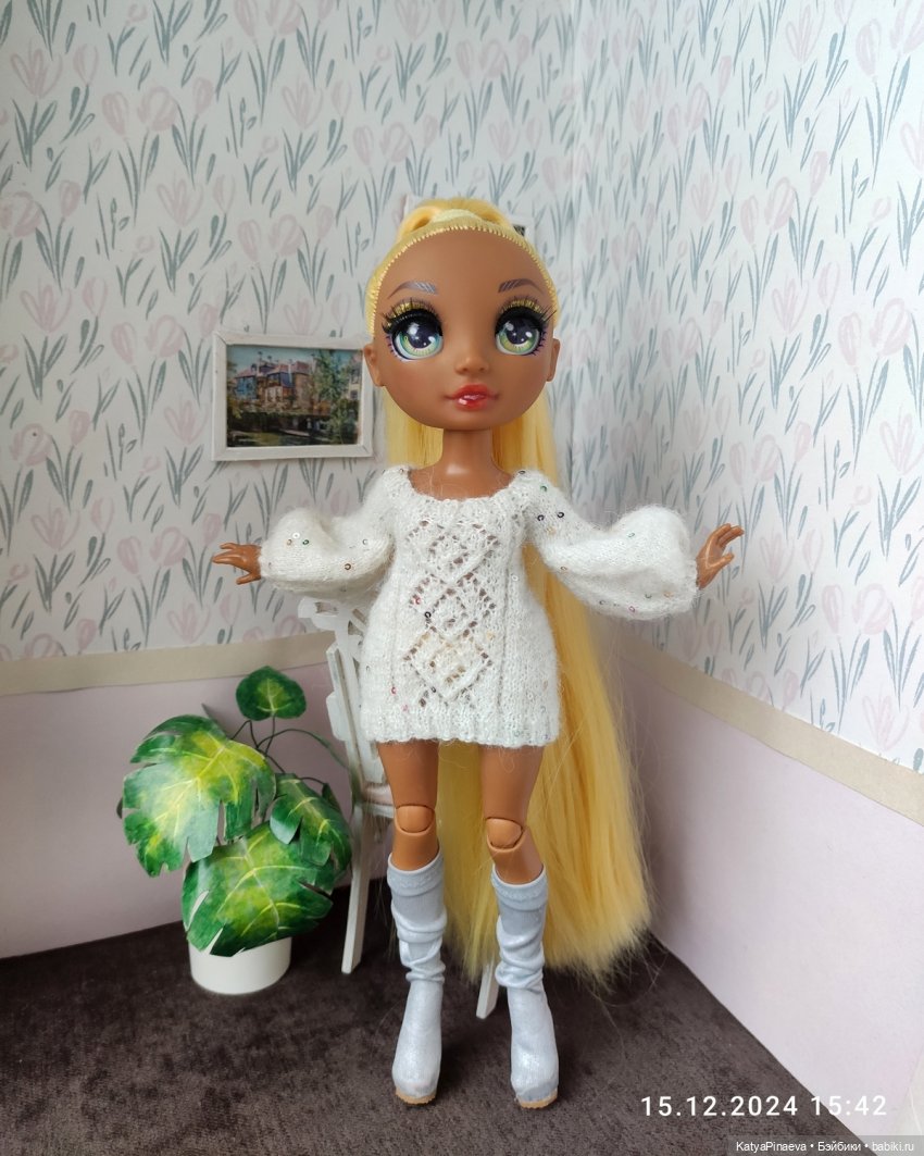 Куртка для Дафни и наряд Снегурочки для Санни (фото 7)