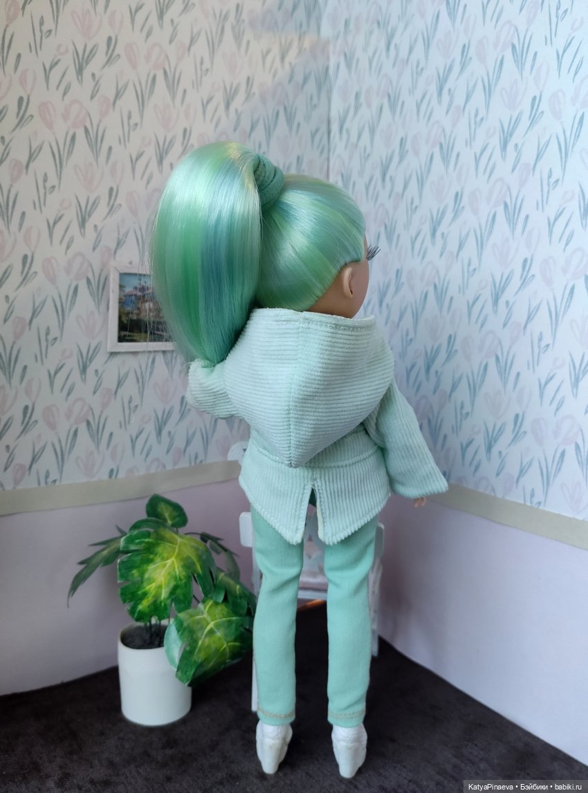 Куртка для Дафни и наряд Снегурочки для Санни (фото 3)