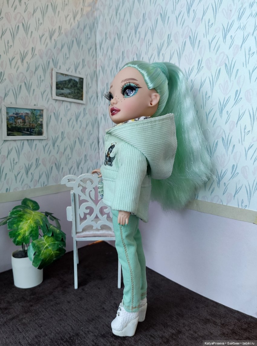 Куртка для Дафни и наряд Снегурочки для Санни (фото 4)