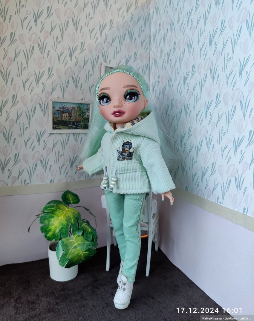 Куртка для Дафни и наряд Снегурочки для Санни (фото 5)