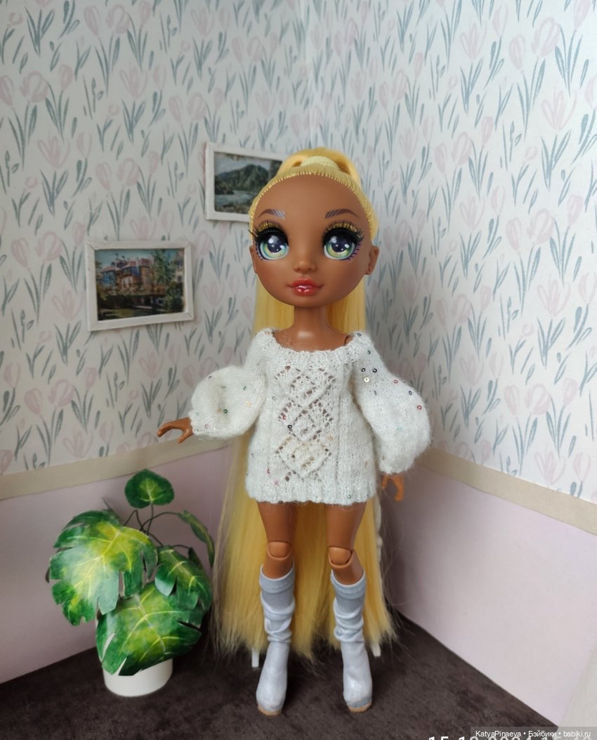 Куртка для Дафни и наряд Снегурочки для Санни (фото 6)