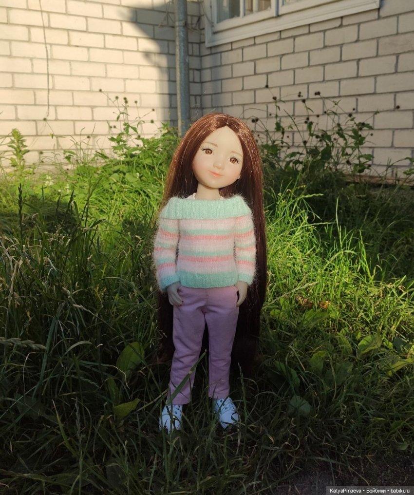 прогулка по Минску | Бэйбики Прогулка по Минску — Куклы Ruby Red (Руби Ред) Fashion Friends: Siblies (фото 3)