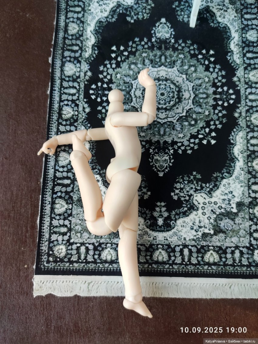 Новое тело Bi Ji Di Doll 12 см и подросшая Дина (фото 2)