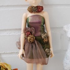 Продается платье с розами