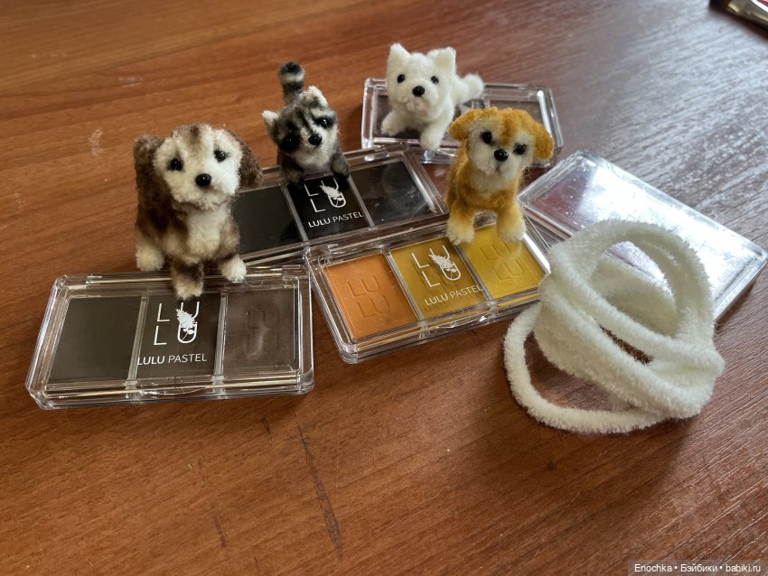 Из синельной проволоки собачки