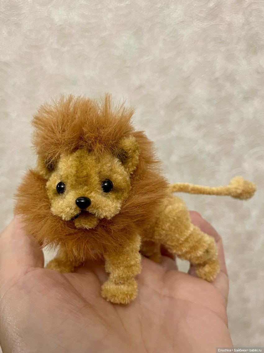 Львенок из проволоки:)