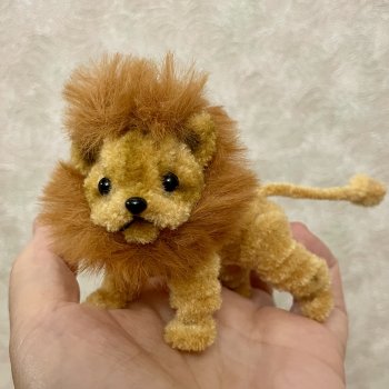 Львенок из проволоки