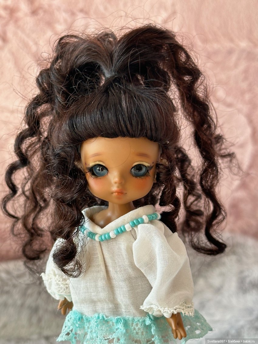 Не знаете, куда деть старые бабушкины пуговицы? Локоны для Лати. Парик (фото 10)