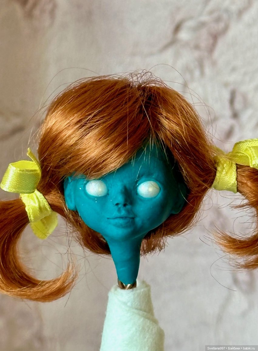 Не знаете, куда деть старые бабушкины пуговицы? Локоны для Лати. Парик