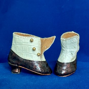 Ботиночки для чудесной девочки репро Брю от Bill&Carole Parrish