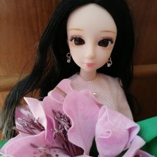 Новенькая куколка