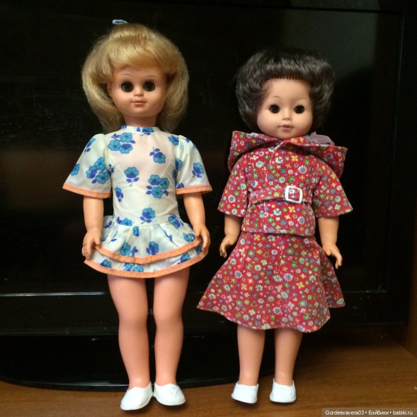 Вот такие девочки у меня живут, они мои ровесницы, с 1976 года. Таких нигде больше не видела. Чем то похожи на некоторых девочек с открытки