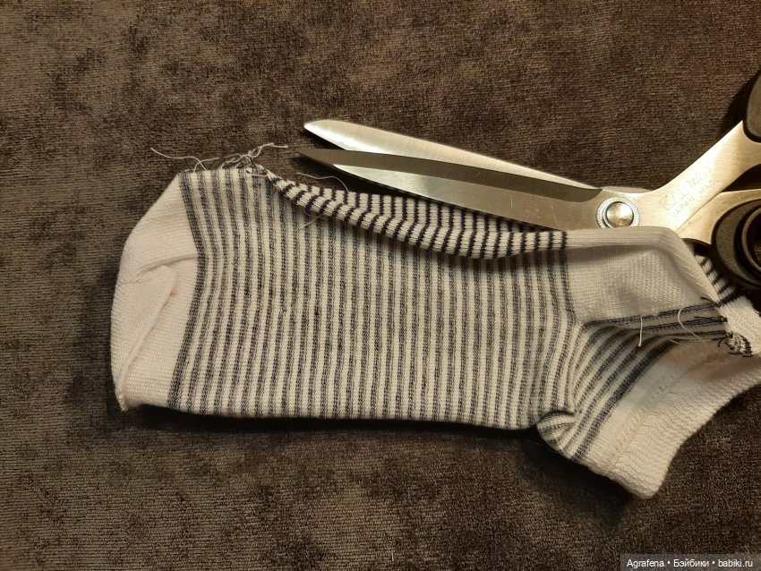 Шьём гольфы из укороченных носков (фото 3)