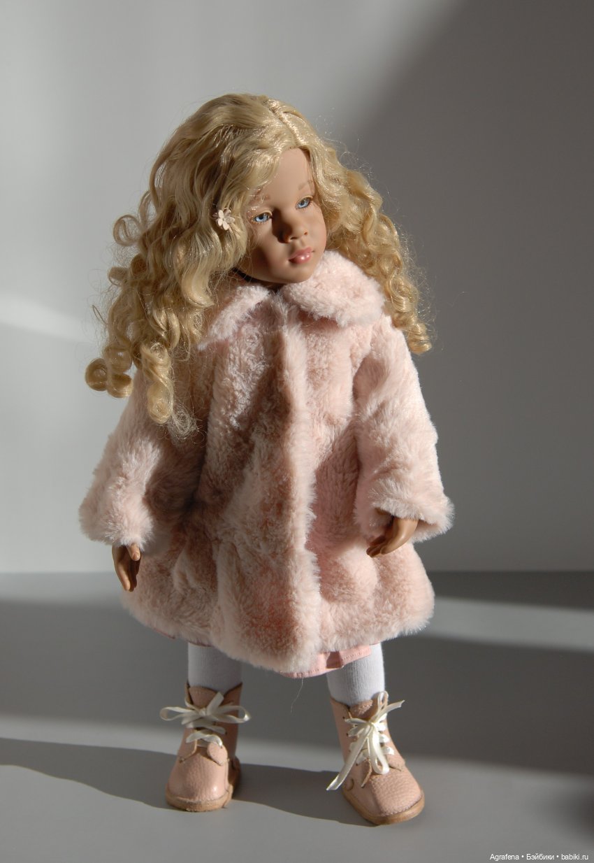 Выгуливаем шубки — Одежда и обувь для кукол своими руками: фото