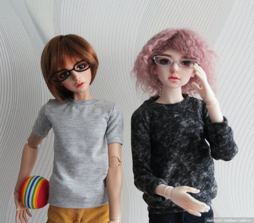 Друзья-очкарики: идем гулять