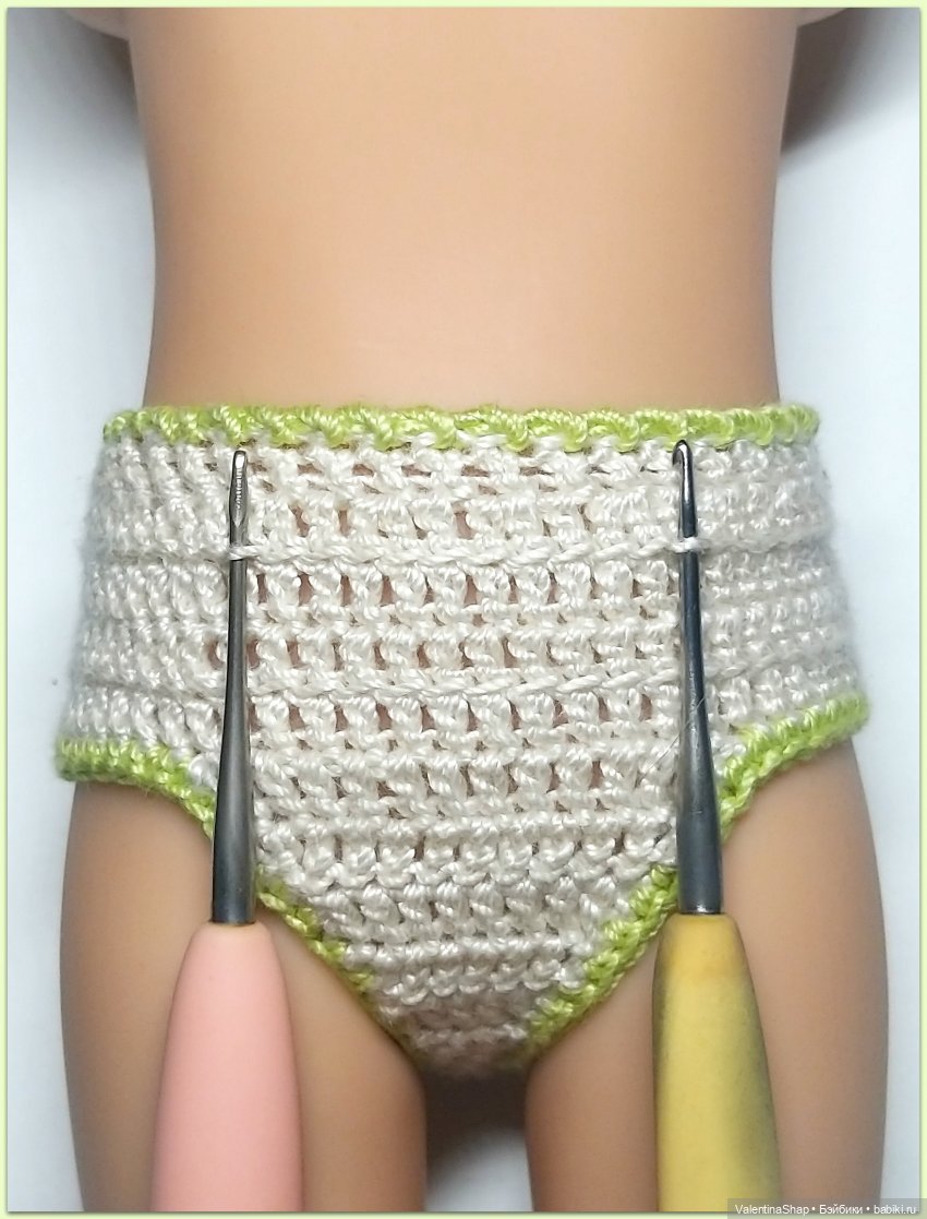 Мастер-класс по вязанию трусиков с рюшами крючком для кукол Paola Reina | Бэйбики Мастер-класс по вязанию трусиков с рюшами крючком для кукол Paola Reina (фото 5)