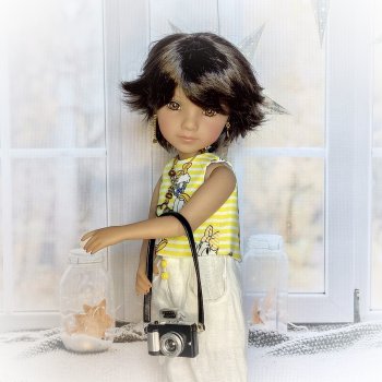 Чтобы сделать девушку счастливой, надо купить ей платьице и устроить фотосессию - 1 :))