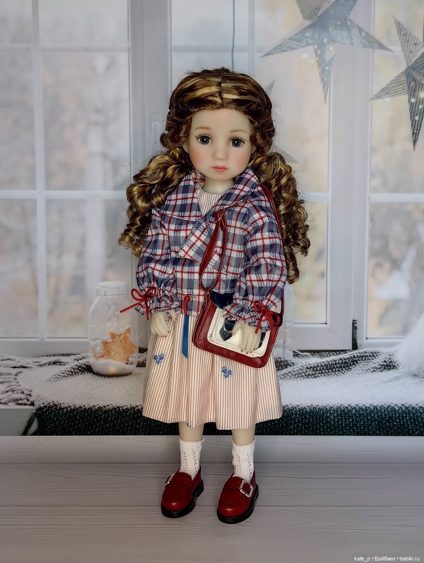 Чтобы сделать девушку счастливой, надо купить ей платьице и устроить фотосессию - 1 :))