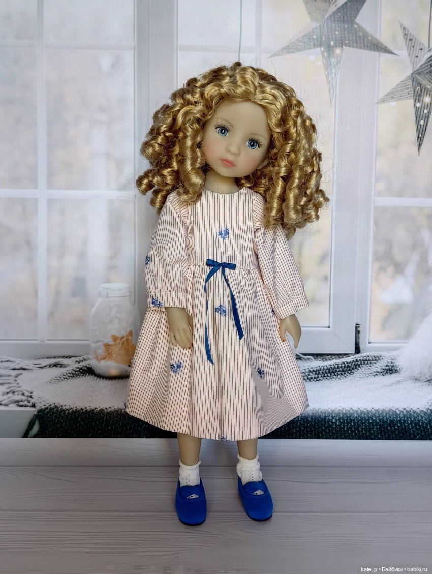 Чтобы сделать девушку счастливой, надо купить ей платьице и устроить фотосессию - 1 :))