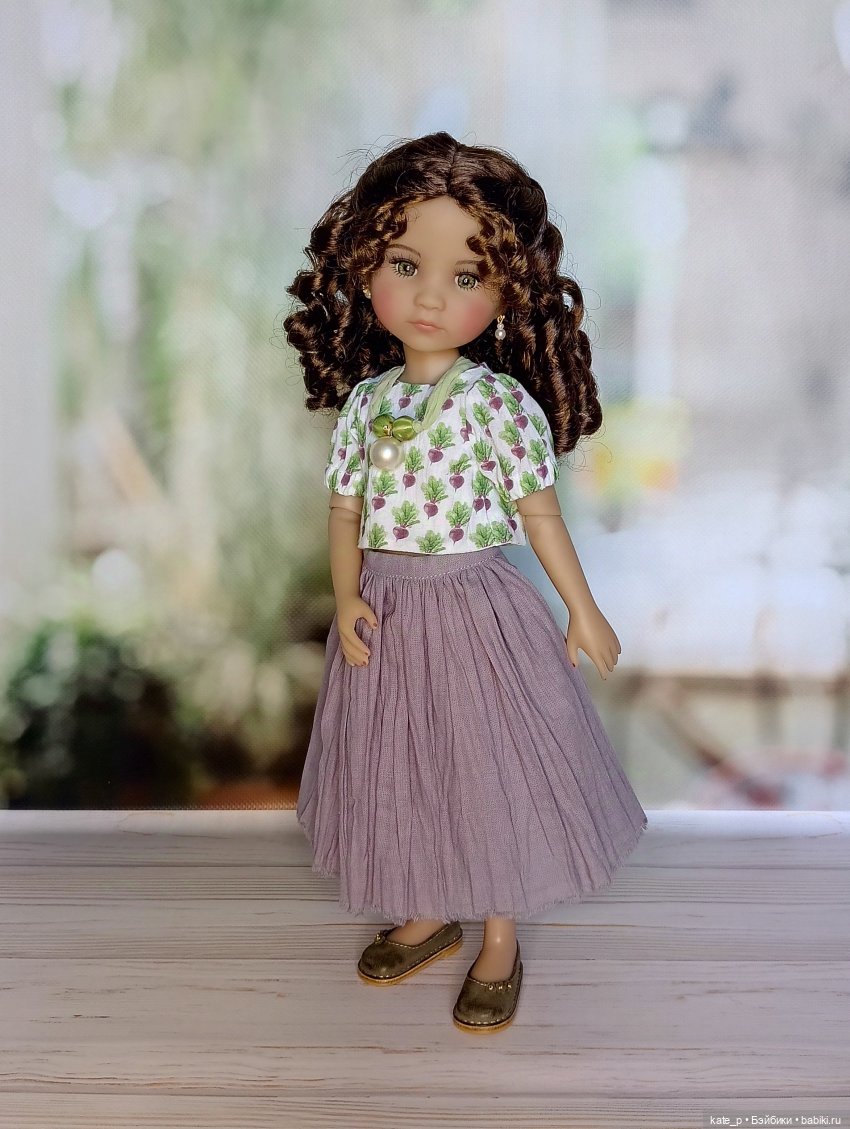 Чтобы сделать девушку счастливой, надо купить ей платьице и устроить фотосессию - 1 :))