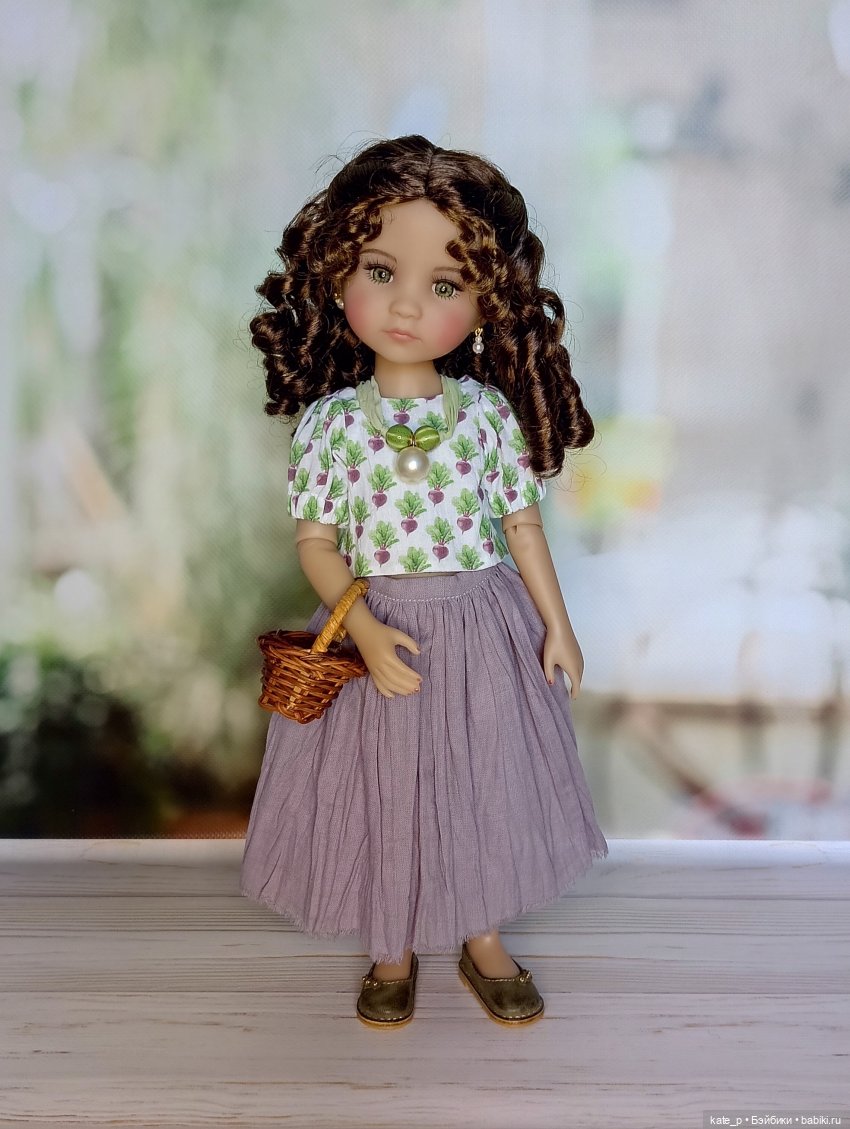 Чтобы сделать девушку счастливой, надо купить ей платьице и устроить фотосессию - 1 :))