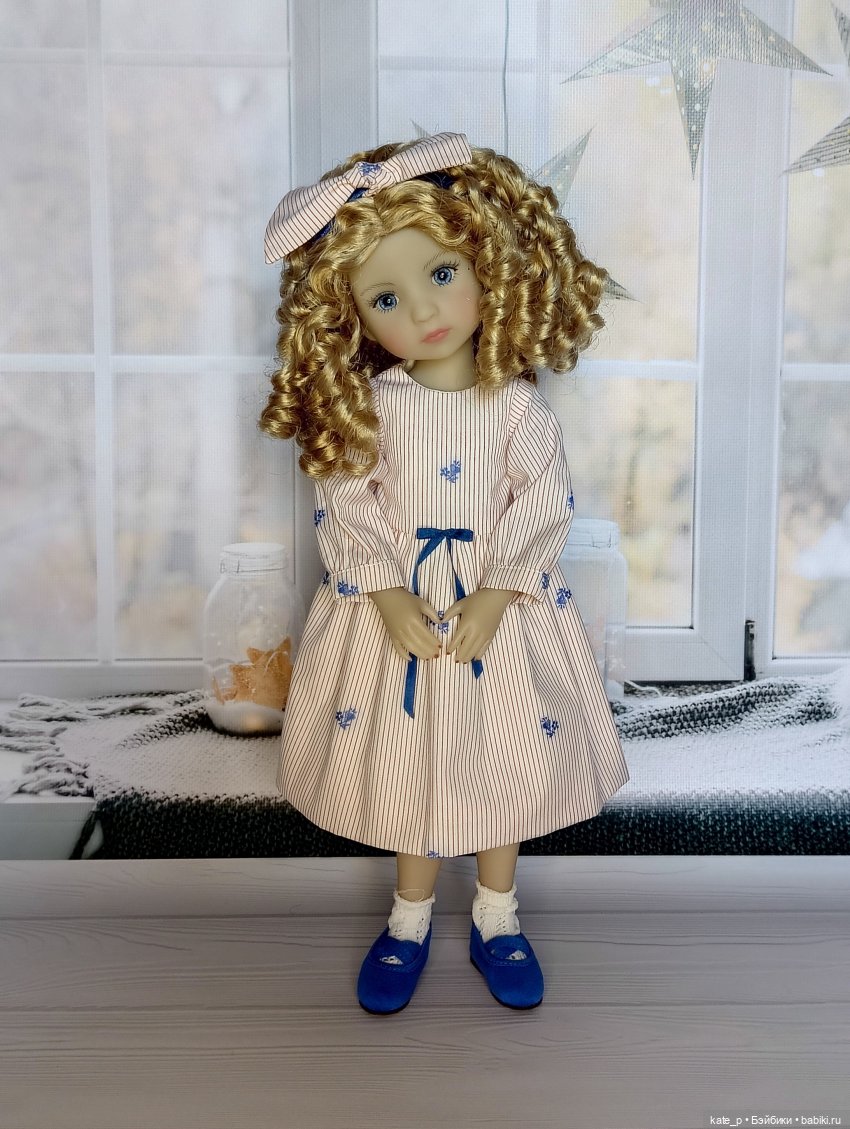 Чтобы сделать девушку счастливой, надо купить ей платьице и устроить фотосессию - 1 :))