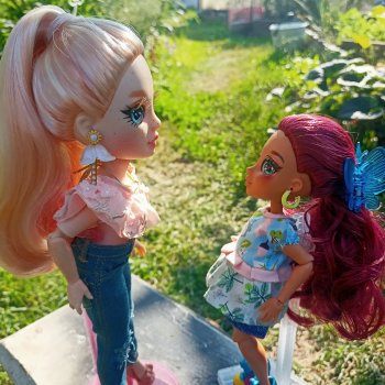 - Гляди, попастые дерутся