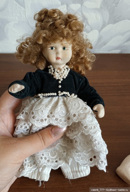 Вороне где-то бог послал кусочек... кукол