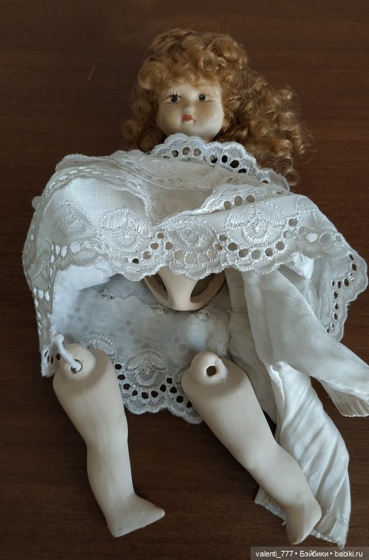 Вороне где-то бог послал кусочек... кукол