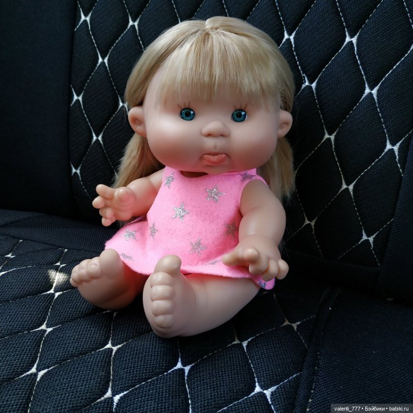 Булочка с ягодами — Куклы Nines d'Onil (Нинес): Миа (Mia)