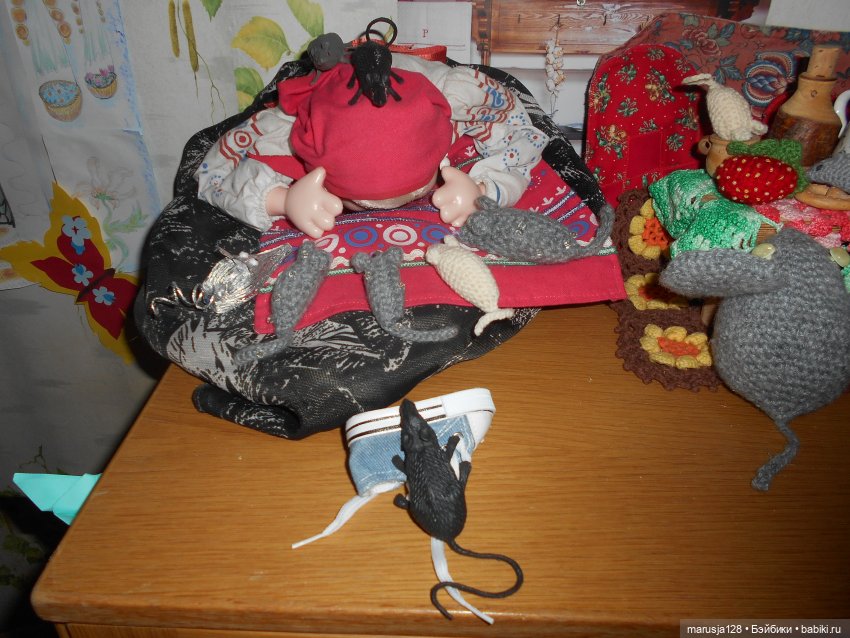 Мышиное нашествие на город Новомак: фоторепортаж с места событий. Часть первая