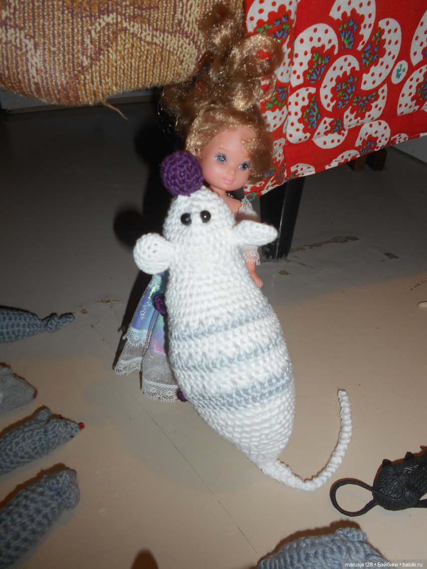 Мышиное нашествие на город Новомак: фоторепортаж с места событий. Часть первая