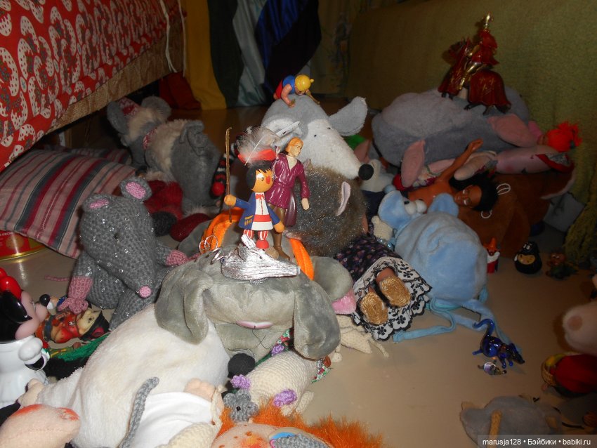 Мышиное нашествие на город Новомак: фоторепортаж с места событий. Часть первая