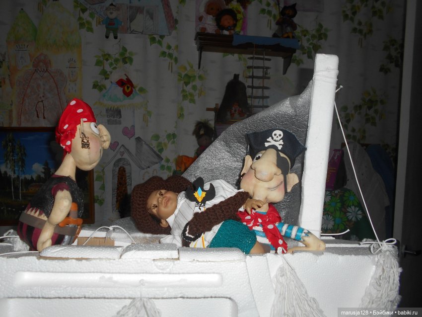 Новомаковская Санта-Барбара: пираты врываются в город | Бэйбики Новомаковская Санта-Барбара: пираты врываются в город