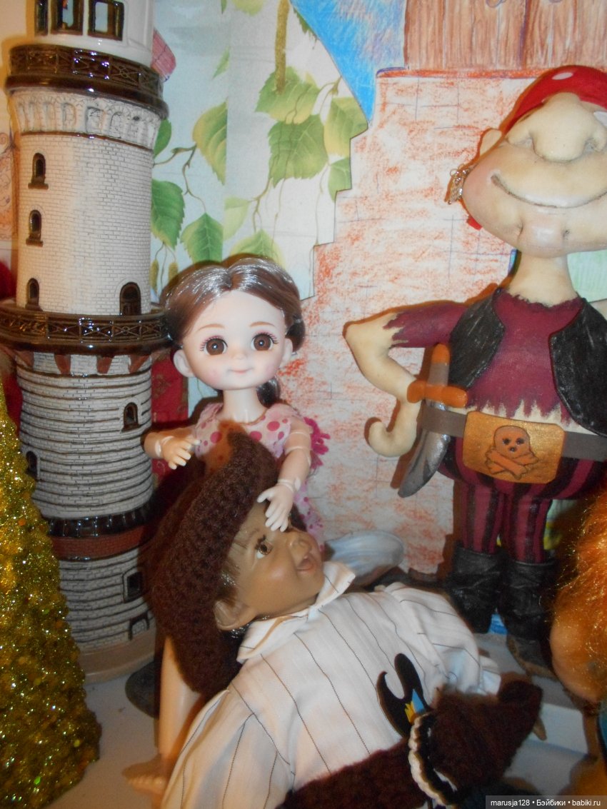 Новомаковская Санта-Барбара: пираты врываются в город | Бэйбики Новомаковская Санта-Барбара: пираты врываются в город (фото 8)