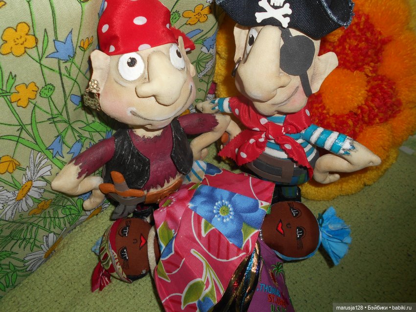 Новомаковская Санта-Барбара: пираты врываются в город | Бэйбики Новомаковская Санта-Барбара: пираты врываются в город (фото 9)